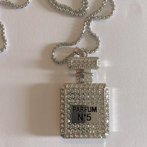 13 1/2” “Parfum N 5” Necklace NWOT